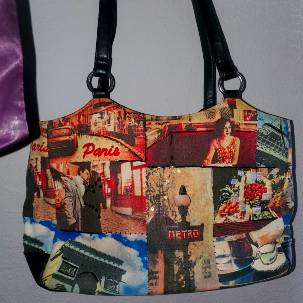 Paris purse